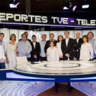 Parte del equipo de Teledeporte, en los estudios de la cadena.