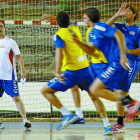 Dani Gordo dirige el primer entrenamiento del curso en el Palacio, ayer por la tarde, después de la sesión matutina en el Centro de Alto Rendimiento.