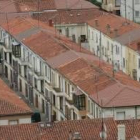 Viviendas unifamiliares antiguas en El Ejido, protegidas pero una gran superficie para bloques
