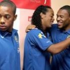 Emotivo abrazo de Baptista y Ronaldinho, junto al nuevo crack blanco, Robinho