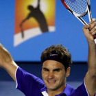 El tenista suizo Roger Federer celebra tras ganar al estadounidense Andy Roddick.