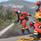 La UME, en un incendio entre Fabero y Bárcena en 2016. BARREDO