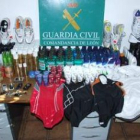 Detalle de todo el material incautado a los detenidos rumanos, que vivían en el pueblo leonés de Vil
