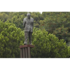 JULIO CARBÓ  Estatua de Jordi Pujol en Premià de Dalt.  JULIO CARBÓ  Estatua de Jordi Pujol en Premià de Dalt.