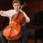 Daniel Alberto San Martín García estudia violonchelo en el Conservatorio de Música de Astorga. J. NOTARIO