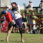 Ibán Sánchez da una mediana a Carlos Bravo en la final de Ligeros, ayer en La Virgen del Camino