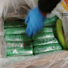 Paquetes de cocaína ocultos en un cargamento de bananas procedentes de Colombia y detectados en Algeciras.