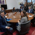 Los equipos negociadores de PP y Cs. JULIO MUÑOZ