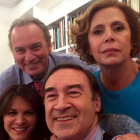 Bertín Osborne, con Agatha Ruiz de la Prada y Pedro J. Ramírez, en 'En la tuya o en la mía'.