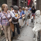 Turistas del Imserso por las calles de Barcelona.