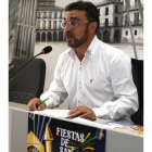 El concejal de Fiestas, Pedro Llamas, presenta el programa de las fiestas de San Juan y San Pedro de León 2015
