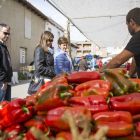 Feria de hortalizas y legumbres en Villares de Órbigo. F. Otero Perandones.