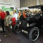 El expositor de la Ciuden ha exhibido un viejo Ford T adquirido para mostrar su motor.