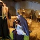 En la imagen María, José y el Niño en el pesebre que les cobijó del frío