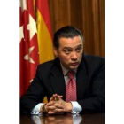 Prada, consejero de Justicia e Interior de Madrid, en su despacho