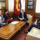 El alcalde de León, Antonio Silván, se reunió con la alcaldesa de San Andrés del Rabanedo, Camino Cabañas