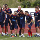 Vicente Del Bosque, junto a los jugadores, durante el entrenamiento para preparar el partido.