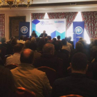 Imagen de la junta directiva del PP, reunida ayer tarde en León. DL