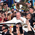 El Papa, durante la jornada de ayer en Lisboa. MAURIZIO BRAMBATTI