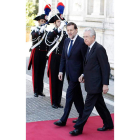 Rajoy y Mario Monti, ayer, en Roma.