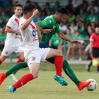 Puente anotó los dos goles del Atlético Astorga frente al CD Vitoria que no fueron suficientes para lograr el ascenso. JESÚS F. SALVADORES