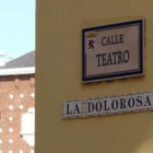 Letrero aparecido en la calle Teatro el último Jueves Santo.