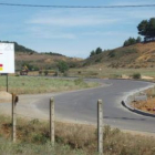 La vía será reforzada con una plataforma de hormigón y un carril bici.