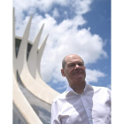 Olaf Scholz en la Catedral Metropolitana en Brasilia. ANDRÉ BORGES