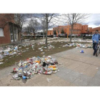 Basura acumulada en el Campus