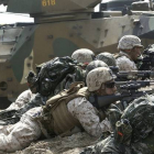 Soldados surcoreanos y estadounidenses participan en las maniobras militares Foal Eagle, este lunes.