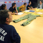 Los socialistas se reunieron ayer con los trabajadores.