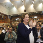 La alcaldesa de Barcelona, Colau, en la asamblea de ayer. M. PÉREZ