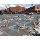 Imagen de uno de los últimos botellones en el campus de Vegazana, el pasado mes de marzo. RAMIRO