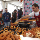 La Feria del Dulce de Benavides volverá a celebrarse al aire libre en la plaza del Conde Luna. J.F. SALVADORES