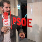 Luis Tudanca a la salida de una reunión del PSOE.