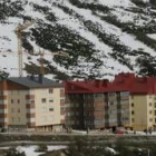 La creación de nuevas viviendas en la estación de esquí crea mayores necesidades de suministro