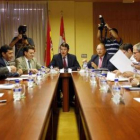 Mañueco recibió en Valladolid a una delegación del Foro por la Reforma de la Ley del Bierzo.