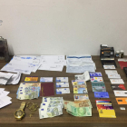 Imagen de los objetos recuperados por la Guardia Civil. DL