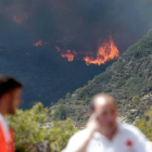 Llamas del incendio forestal declarado ayer en el término de Vall d,Uixó, en la comarca castellonense de la Plana Baixa