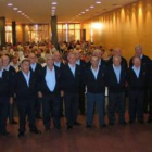 Los participantes en la presentación del disco posaron para la promoción.