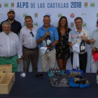 Foto de familia del equipo ganador, liderado por David Borda, en la entrega de premios del pro-am. DL