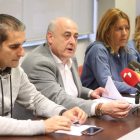 Gregorio Chamorro, junto a otros tres de los concejales populares, ayer en la rueda de prensa. RAMIRO
