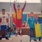 Antonio Barrul, en lo más alto del podio, logró el campeonato de Jóvenes Valores. DL