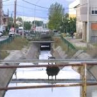 Imagen del Canal Bajo del Bierzo a su paso por el barrio ponferradino de Cuatrovientos