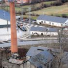 Estado de deterioro que presenta actualmente la chimenea de la antigua central térmica.