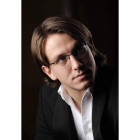 El músico serbio Stefan Cirio.