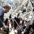 El presidente del Gobierno, Mariano Rajoy, atiende a los periodistas en Bruselas.