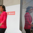 Ana Botín, presidenta del Santander, en la rueda de prensa en que explicó la compra del Popular