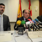 Franz-Josef Wodopia, Tomás Villanueva y Victorino Alonso, ayer en León.