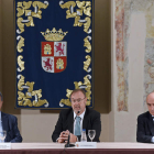 Lionel Fernández, Fernando Rey y Mariano Jabonero, ayer en Valladolid. NACHO GALLEGO